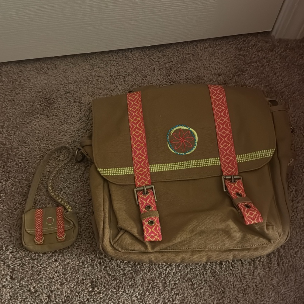Lea Clarks American girl Brown Canvas Messenger Bag with Red Accent Straps